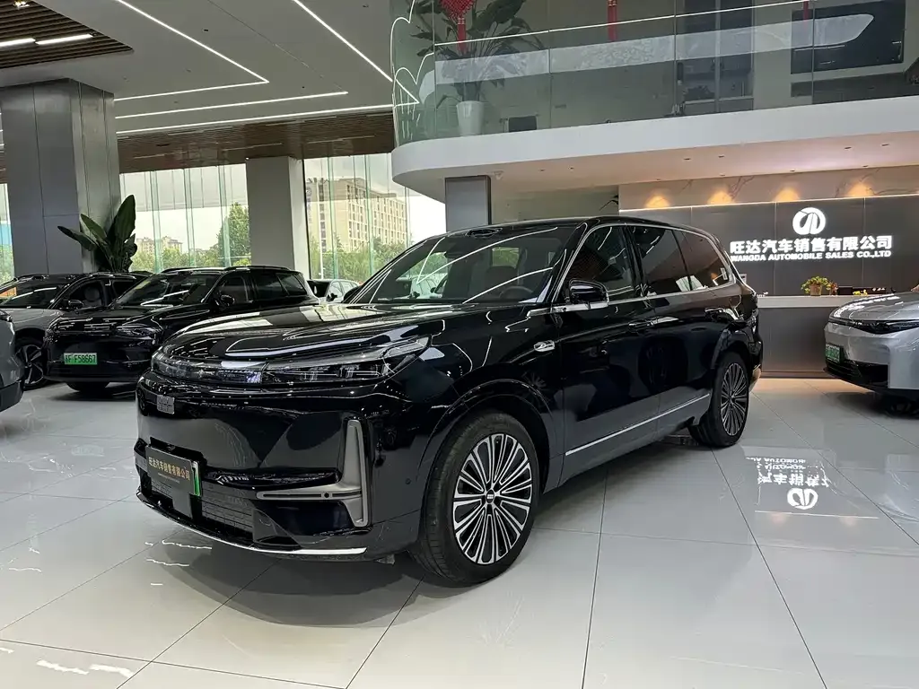 Geely Galaxy M9 — фото 1
