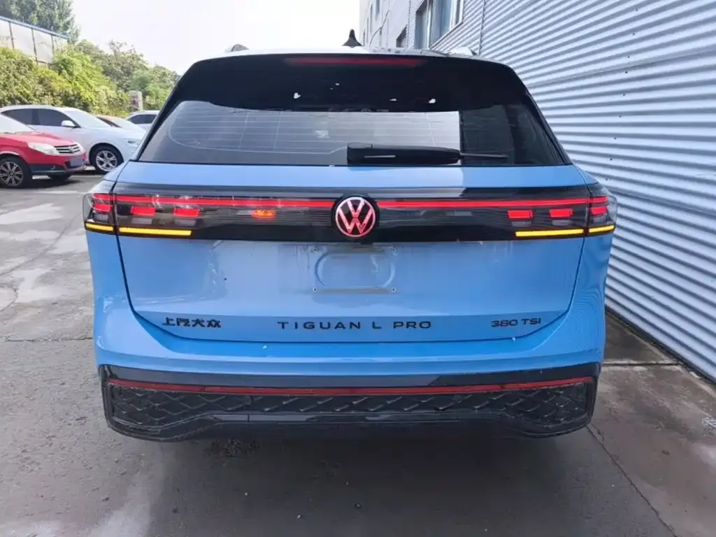 Volkswagen Tiguan L — фото 4