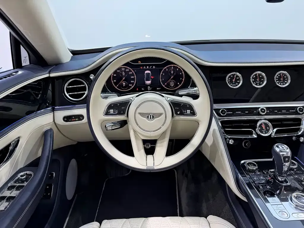 Bentley Flying Spur — фото 3