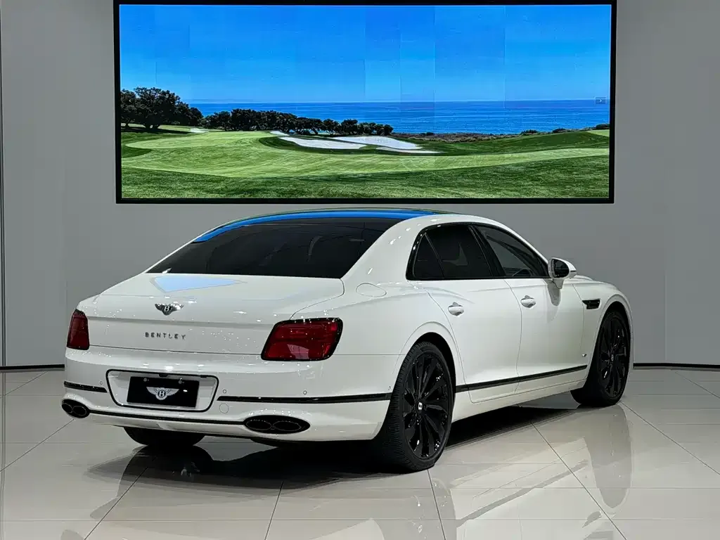 Bentley Flying Spur — фото 6