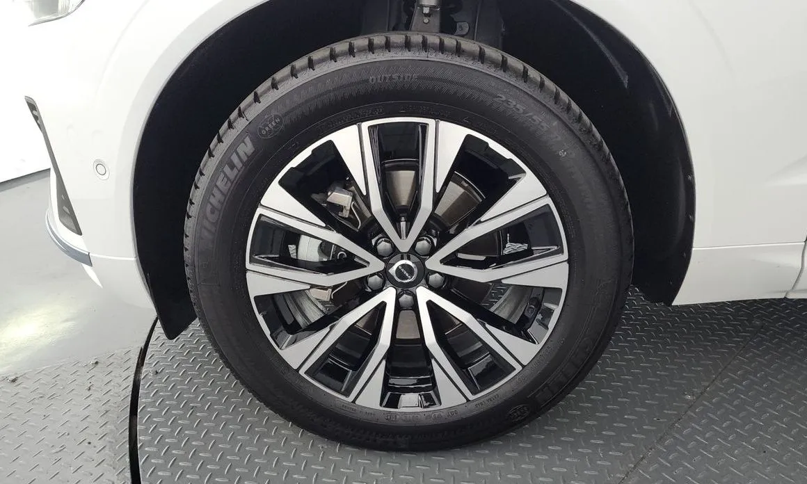 Volvo XC60 2023 из KR, фото 10