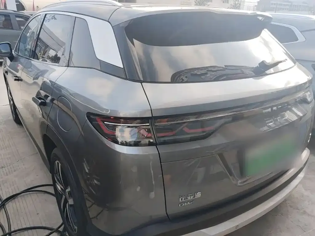 BYD L DM-i — фото 9