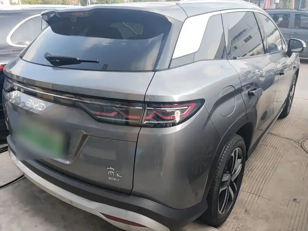 BYD L DM-i — фото 8