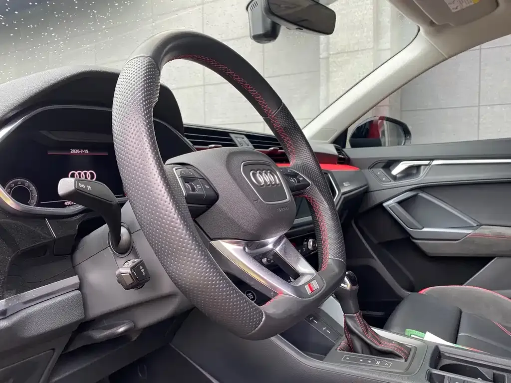 Audi Q3 Sportback — фото 3