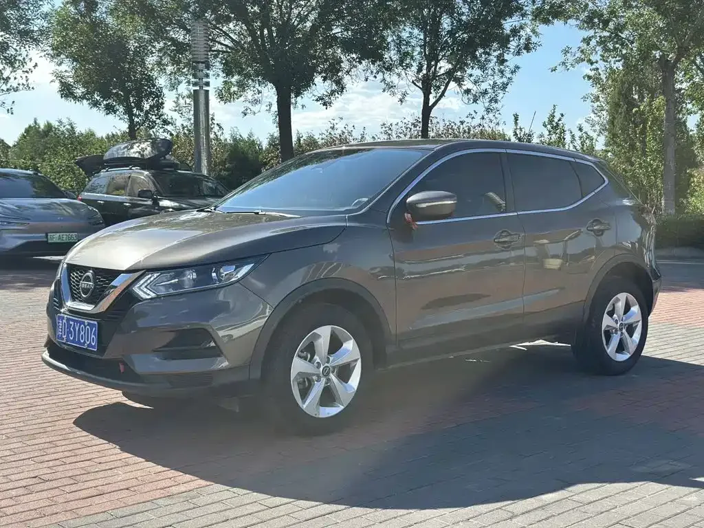 Nissan Qashqai — фото 1