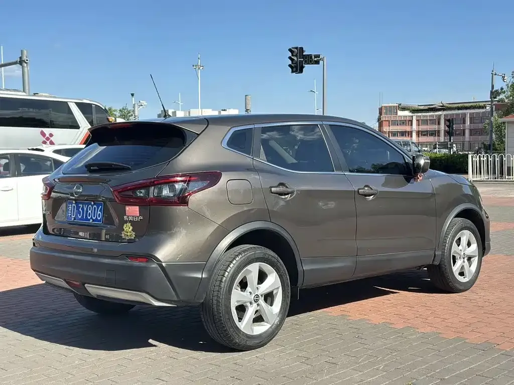 Nissan Qashqai — фото 9