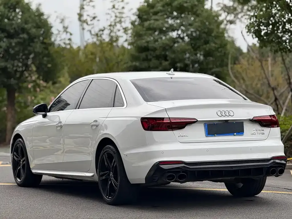Audi A4L — фото 5