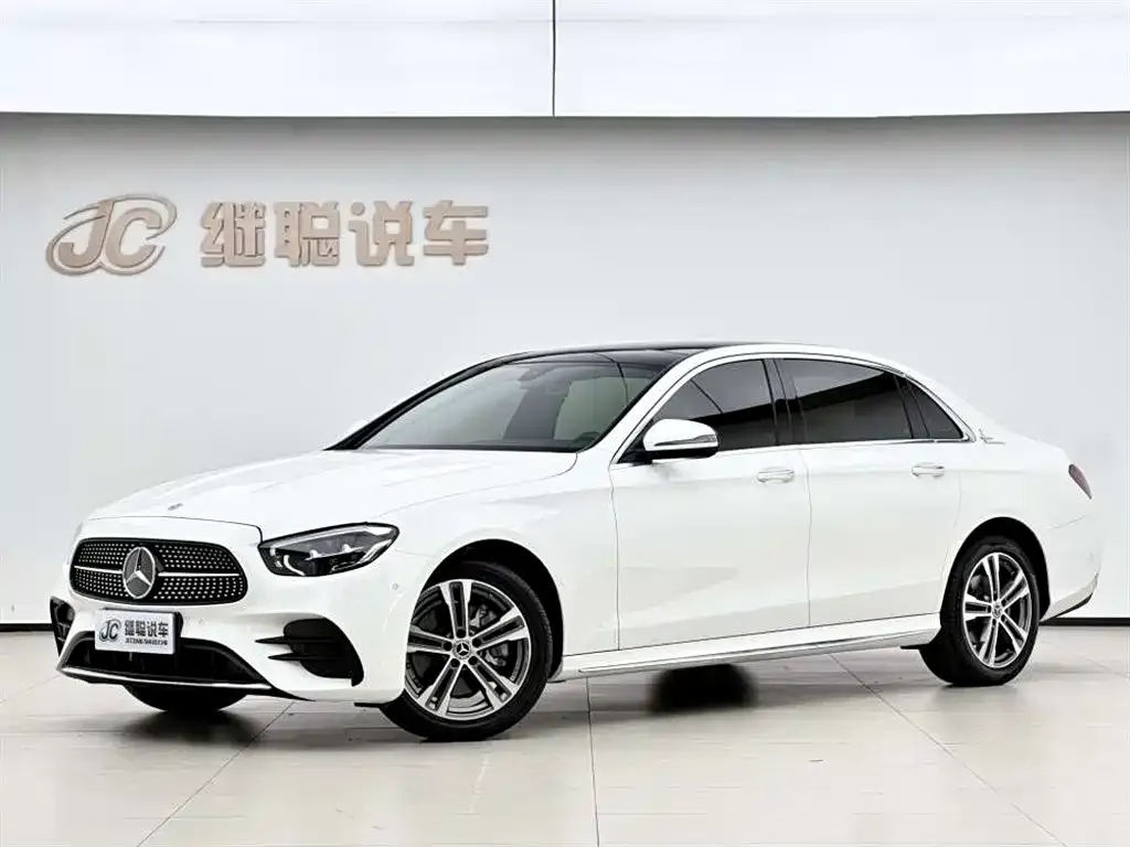 Mercedes-Benz E-Class — фото 1