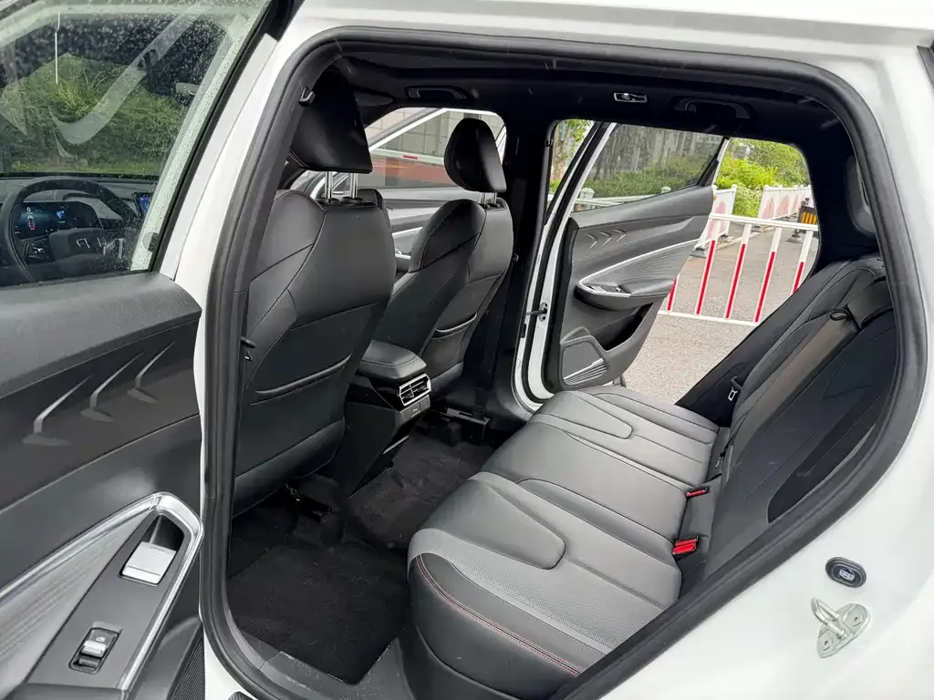 Geely Boyue 2023 из CN, фото 3