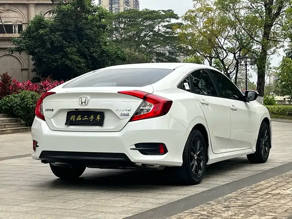Honda Civic — фото 7