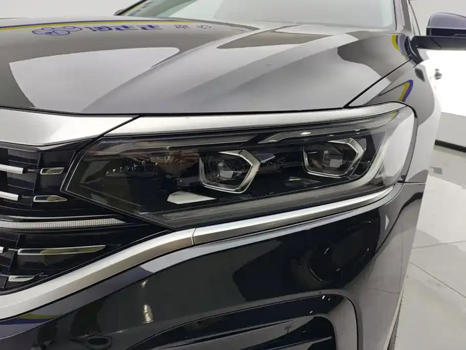 Volkswagen Passat — фото 4