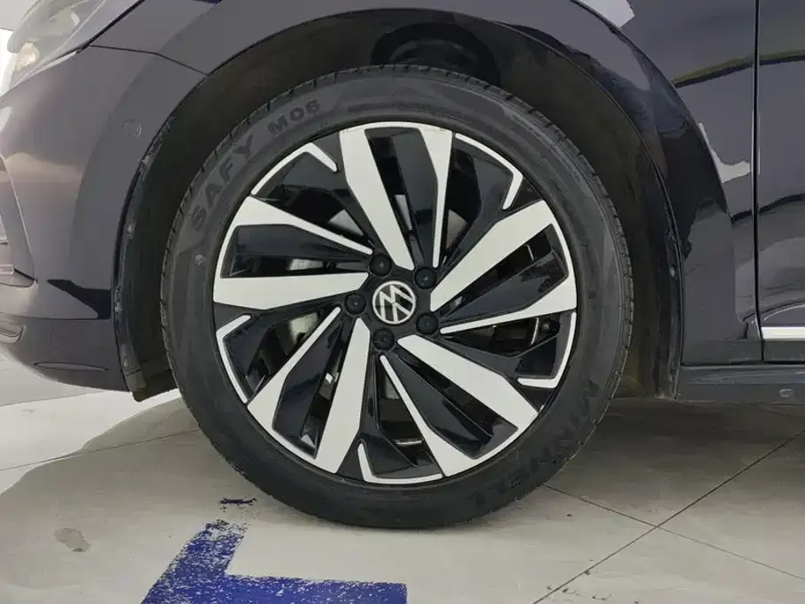 Volkswagen Passat — фото 8