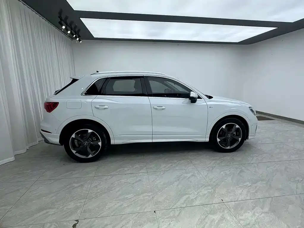 Audi Q3 — фото 4