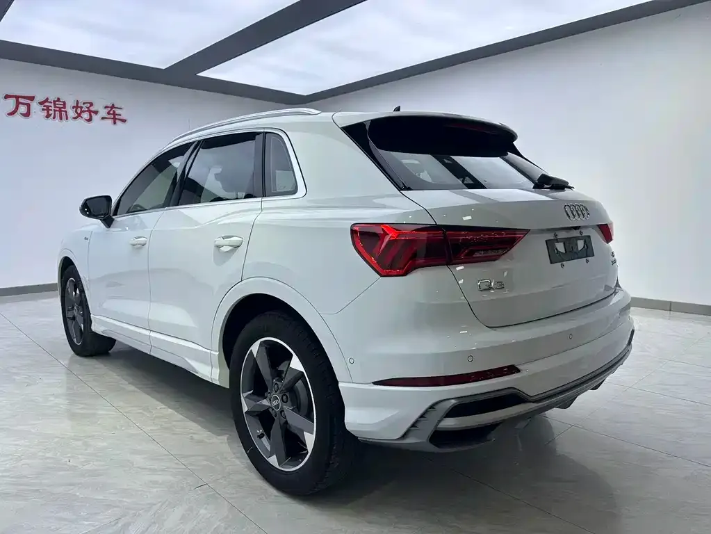 Audi Q3 — фото 7