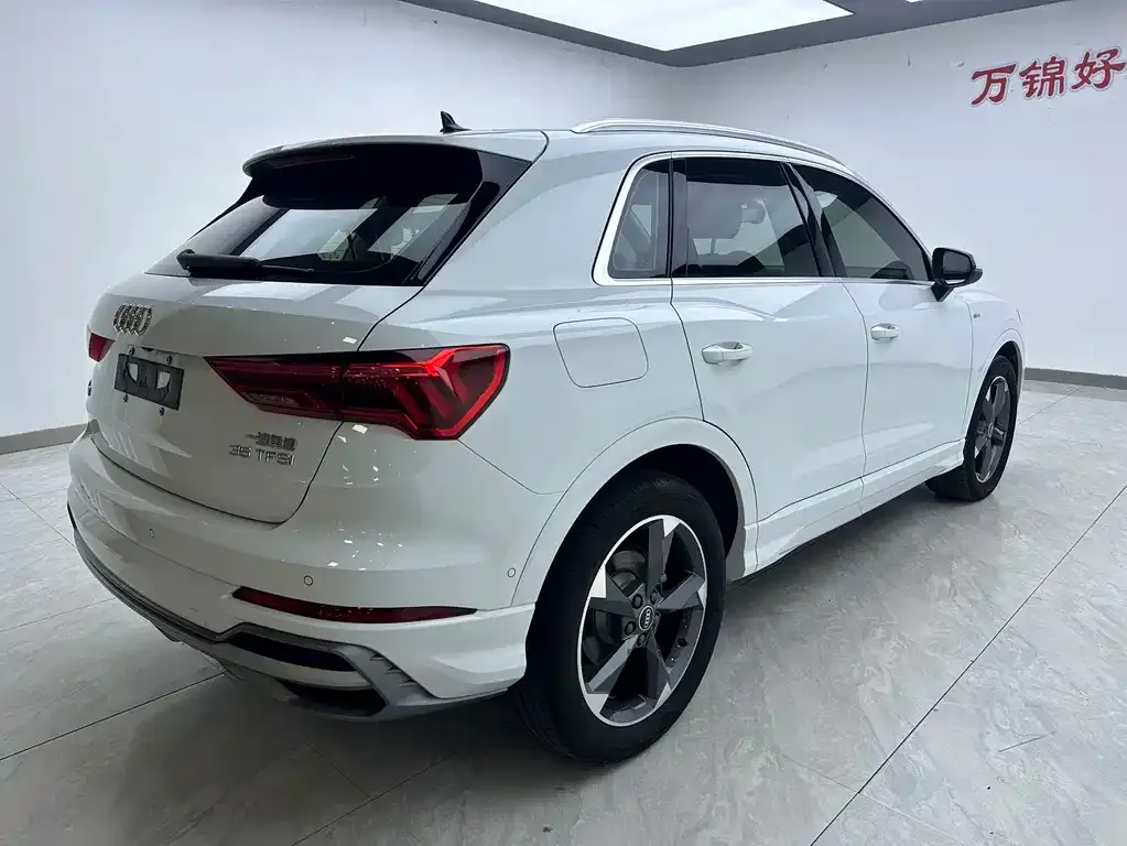 Audi Q3 — фото 8