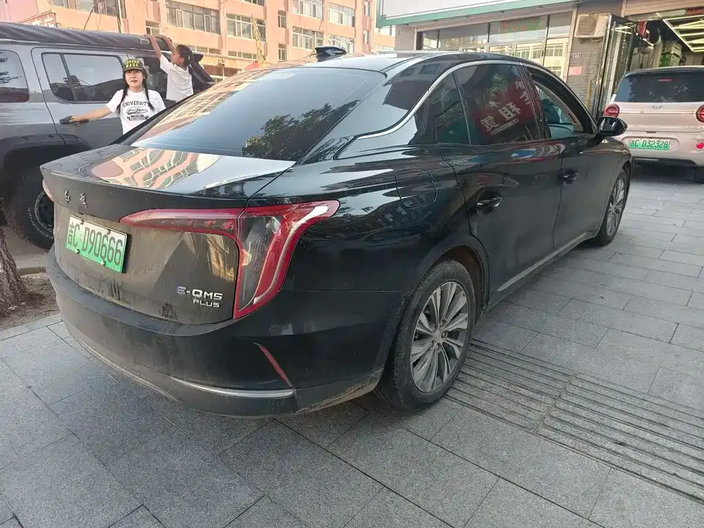 Hongqi E-QM5 — фото 4