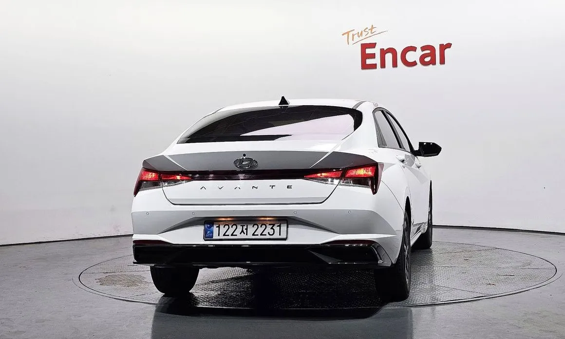 Hyundai AVANTE — фото 3