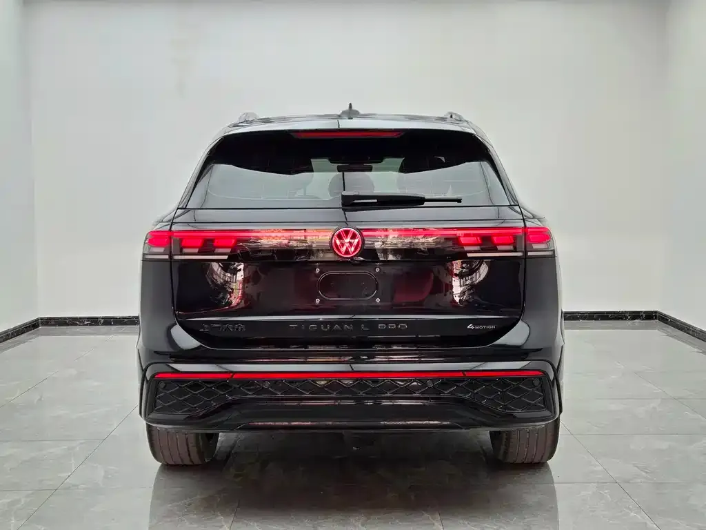 Volkswagen Tiguan L — фото 9