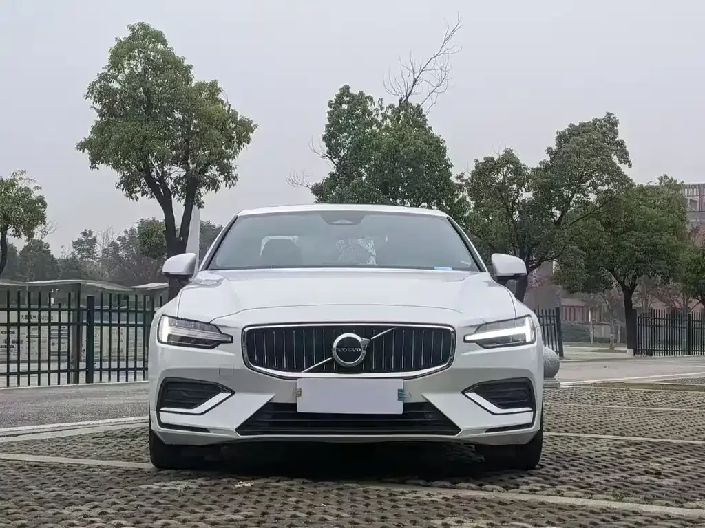 Volvo S60 — фото 3
