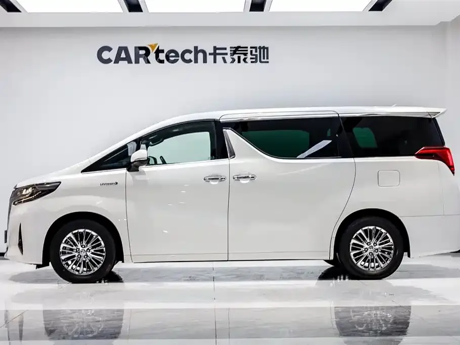 Toyota Alphard — фото 3