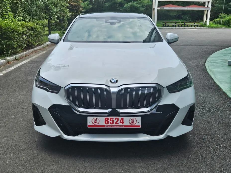 BMW 5-Series — фото 1
