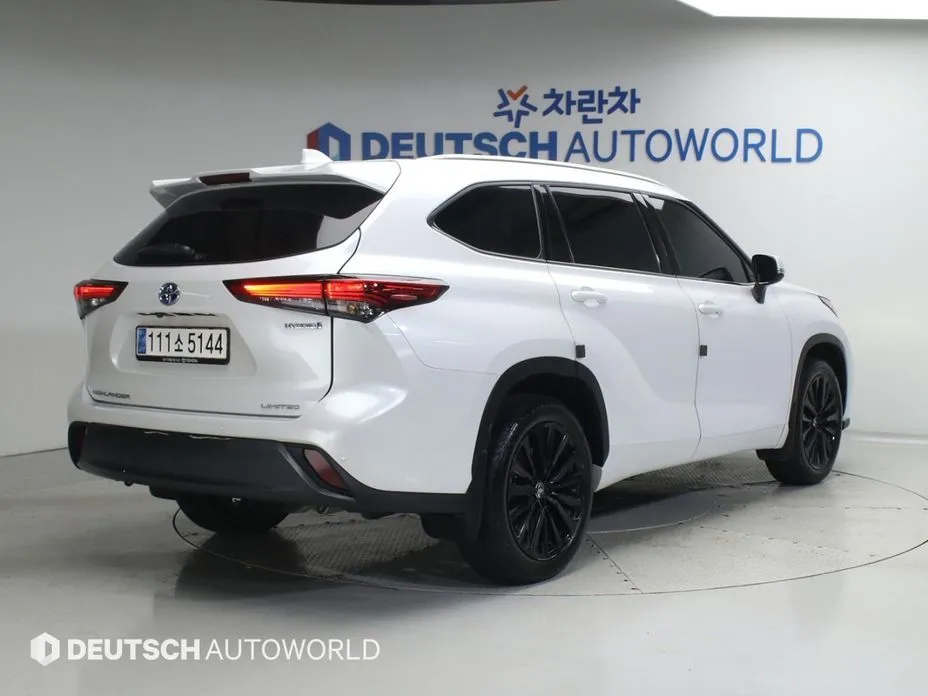 Toyota Highlander — фото 10