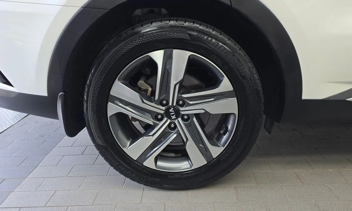 Kia Sorento — фото 7