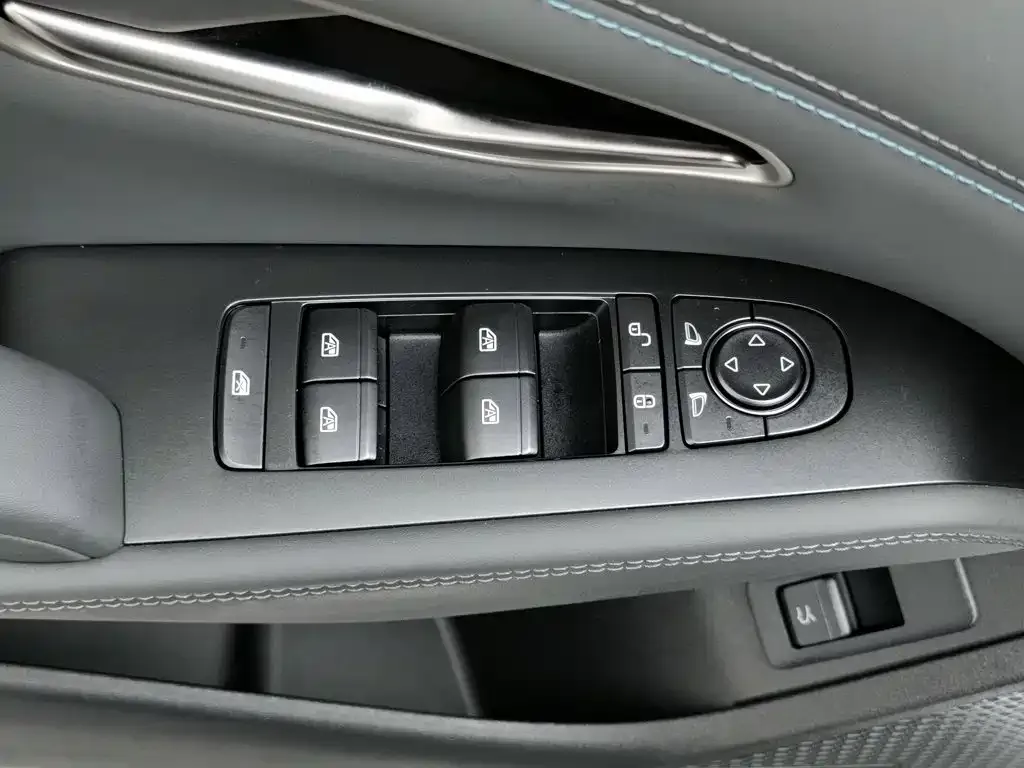 BYD Qin L — фото 4