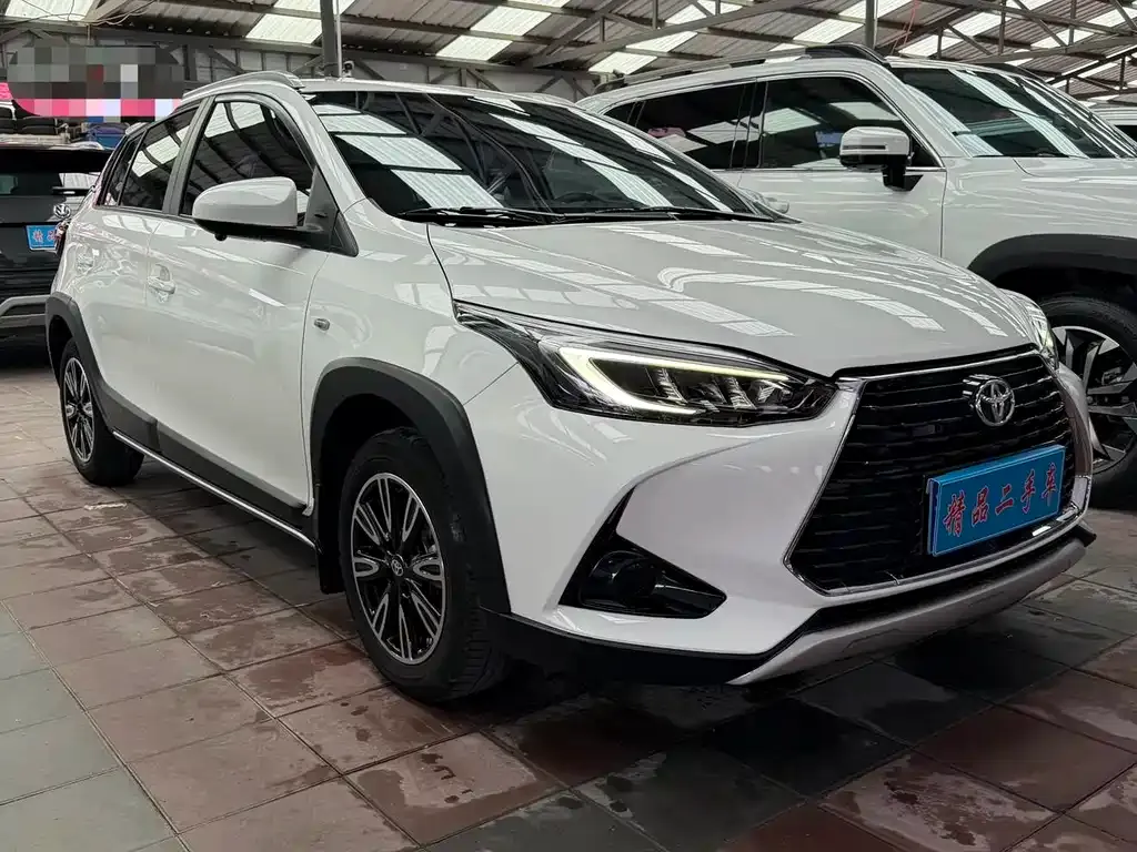 Toyota Yaris L — фото 4