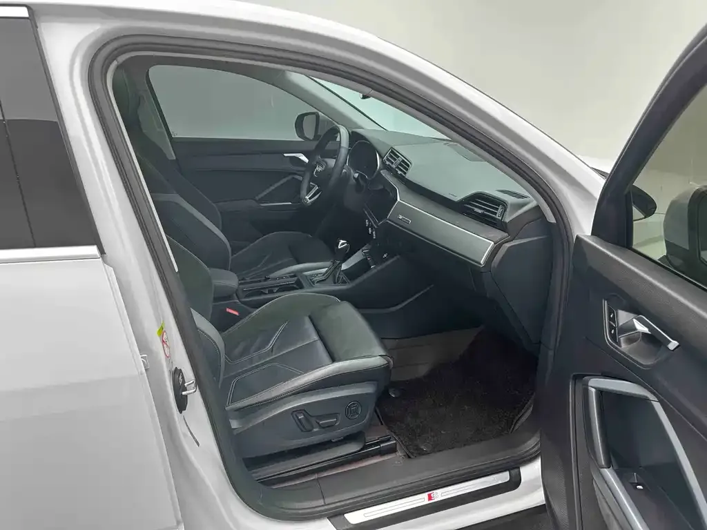 Audi Q3 Sportback 2022 из CN, фото 2