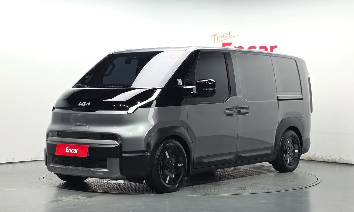 Kia PV5 — фото 1
