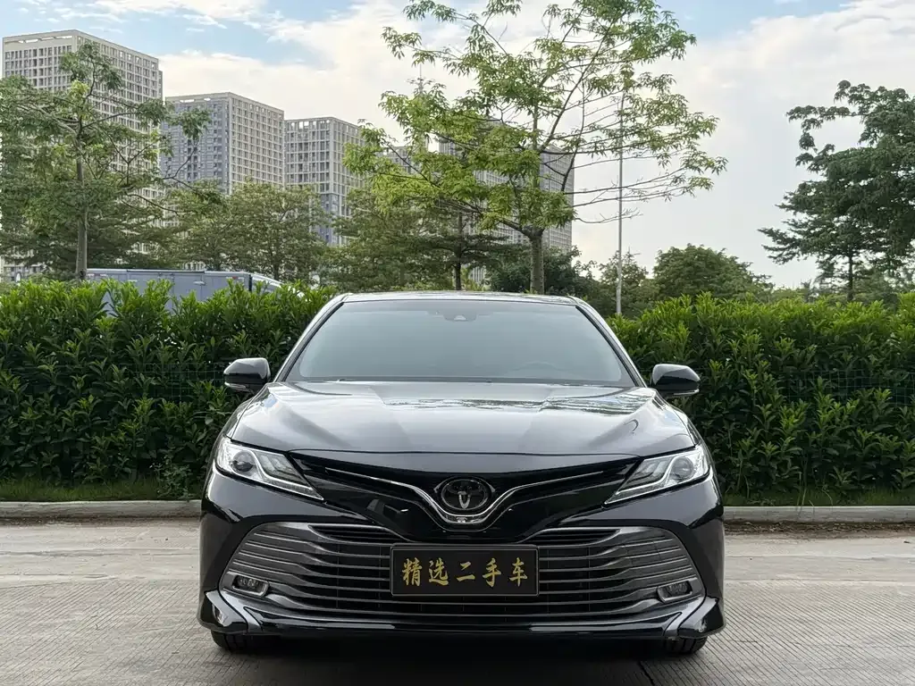 Toyota Camry — фото 8