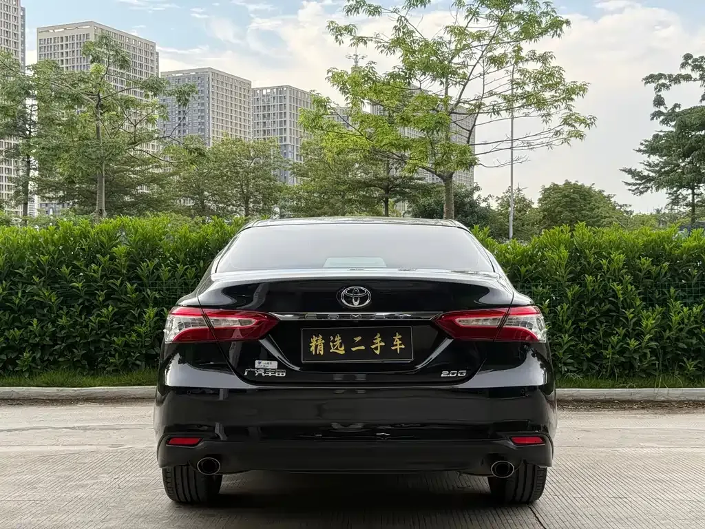 Toyota Camry — фото 7