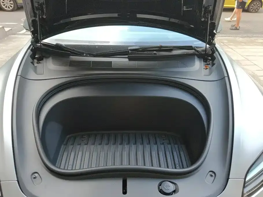 Tesla Model 3 — фото 2
