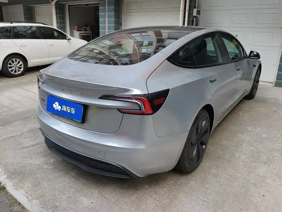 Tesla Model 3 — фото 9