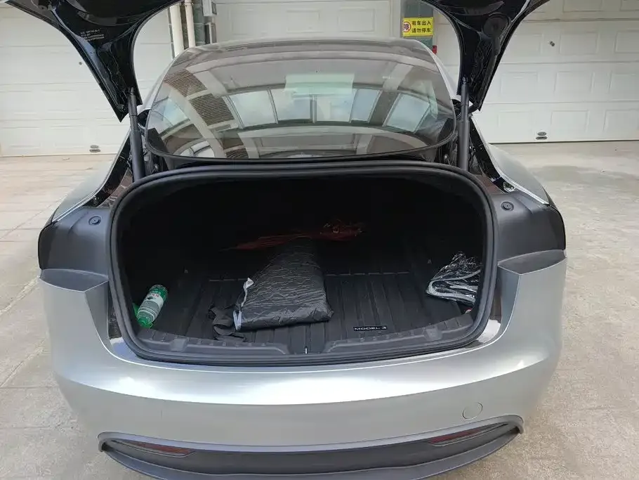 Tesla Model 3 — фото 8