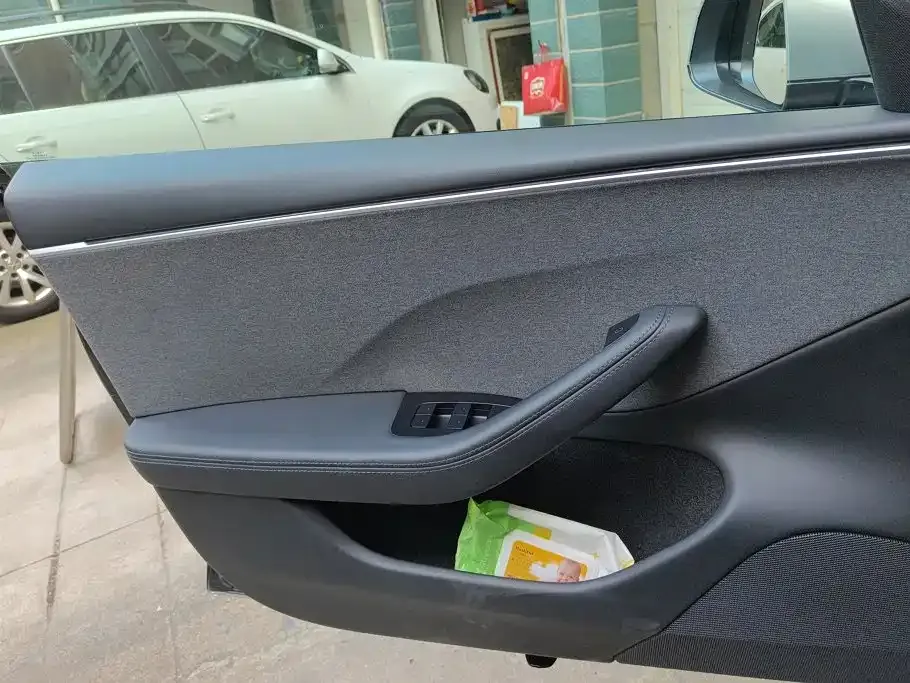 Tesla Model 3 — фото 10