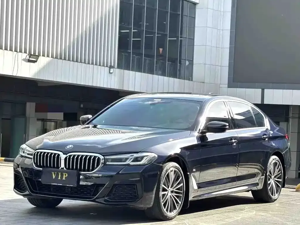 BMW 5 Series — фото 1