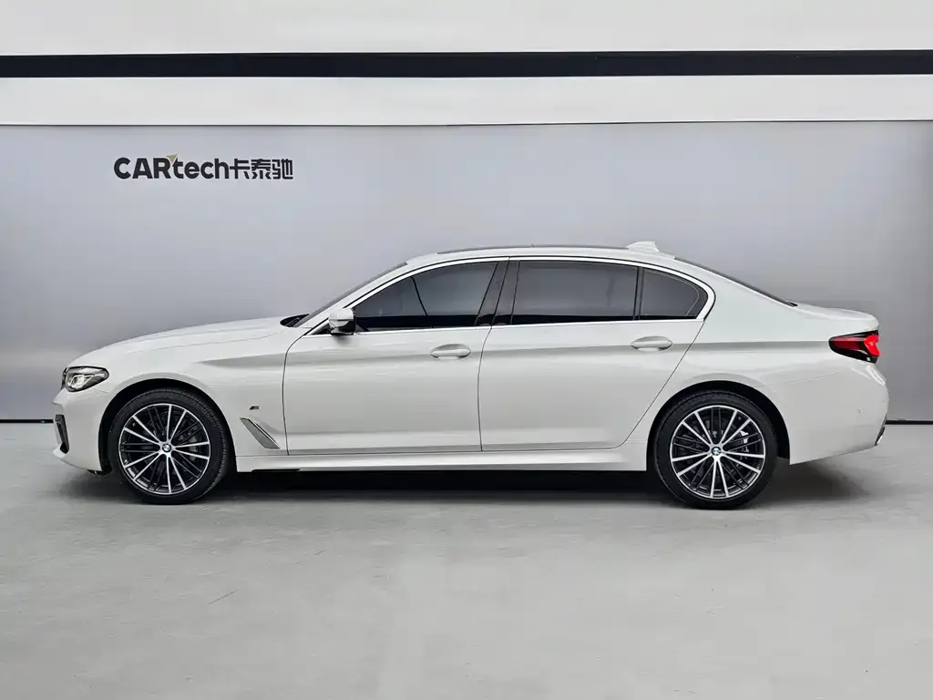 BMW 5 Series — фото 2