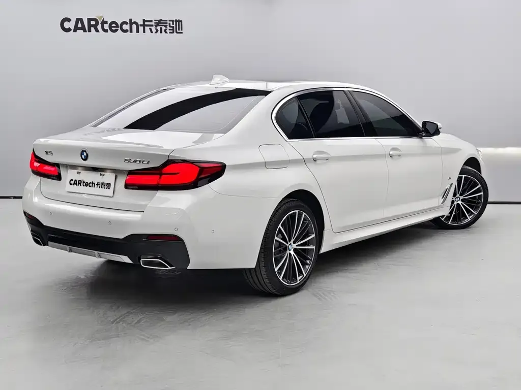 BMW 5 Series — фото 5