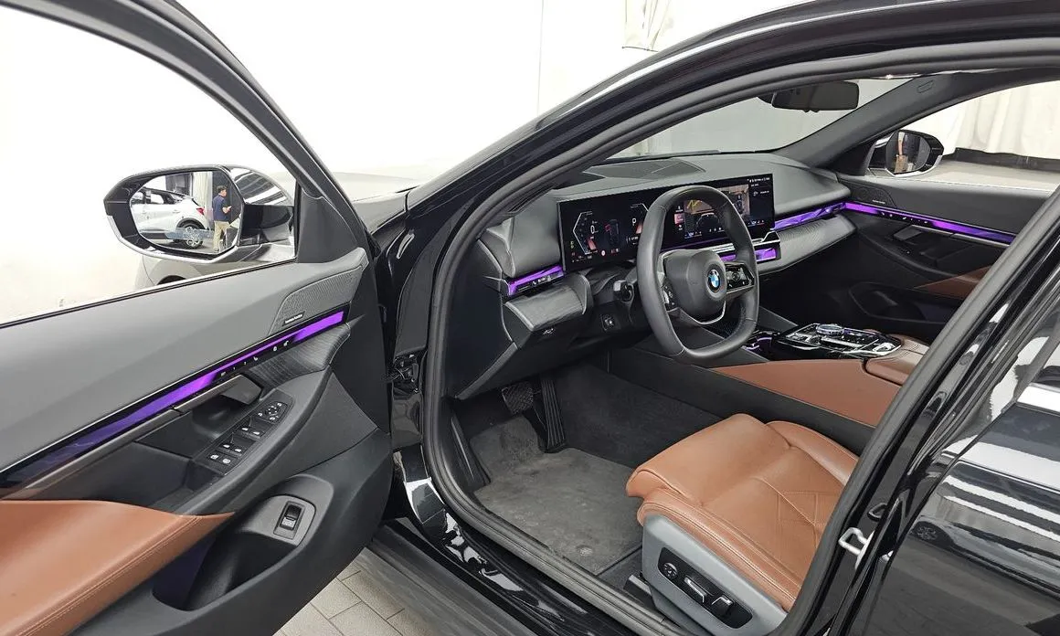BMW 5-Series 2024 из KR, фото 2