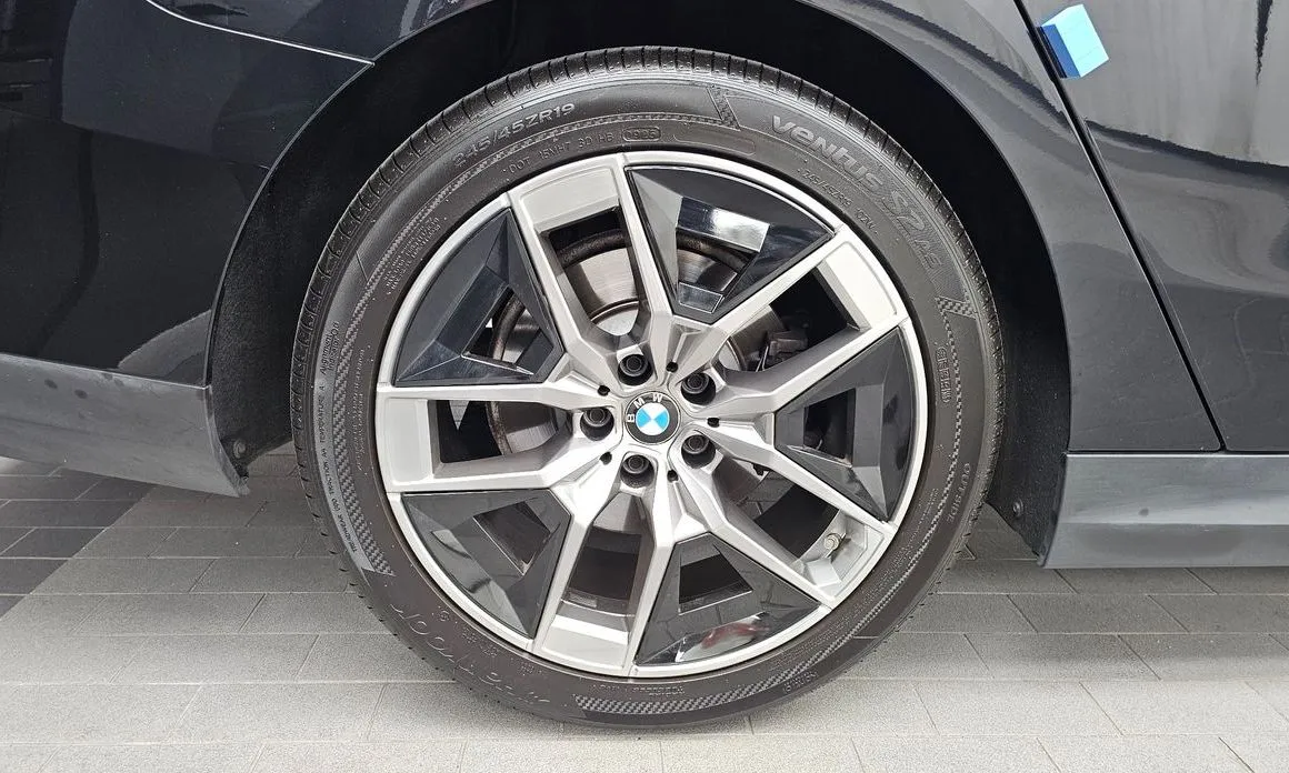 BMW 5-Series 2024 из KR, фото 9