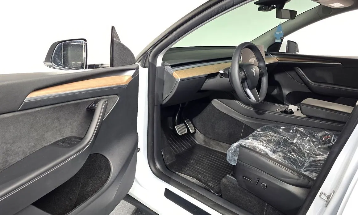 Tesla Model Y 2023 из KR, фото 7