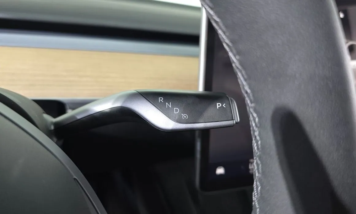 Tesla Model Y 2023 из KR, фото 5
