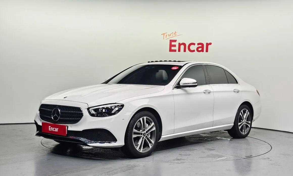 Mercedes-Benz E-Class — фото 1