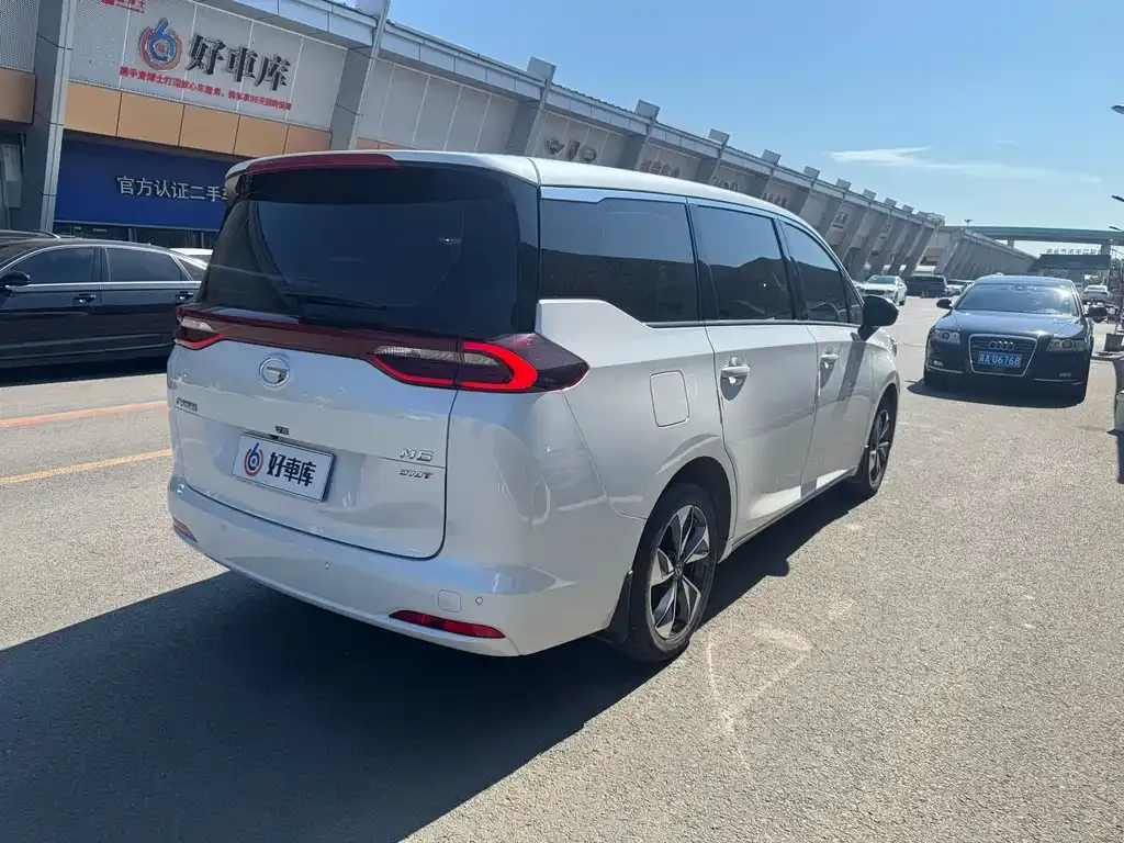 GAC Motor Trumpchi M6 — фото 10
