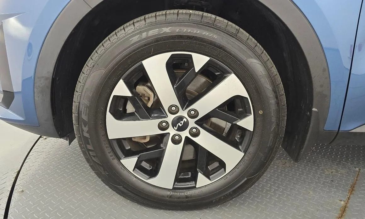 Kia Sorento — фото 9