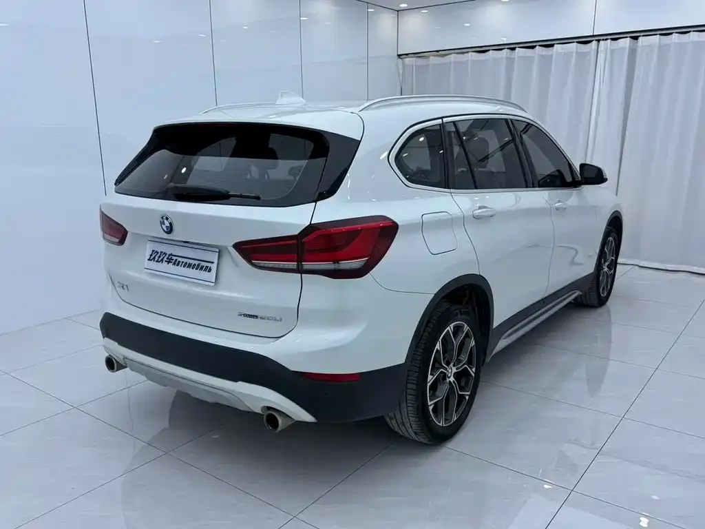 BMW X1 — фото 5