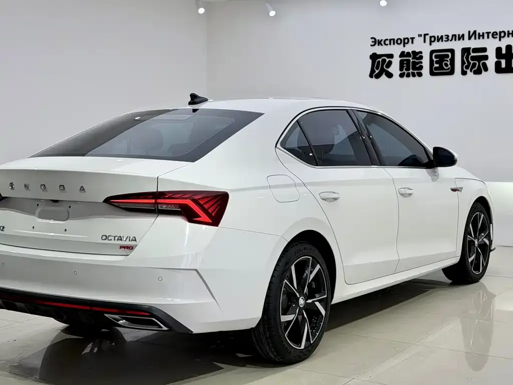 Skoda Octavia — фото 10