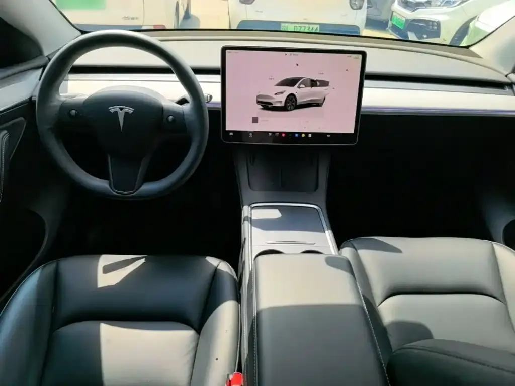 Tesla Model Y — фото 4